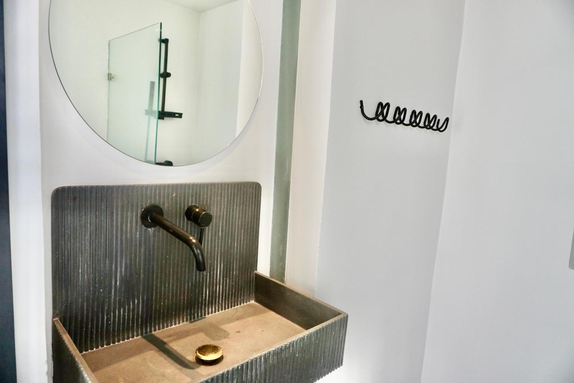 בנגקוק Hip And Funky Apartment Silom Soi 3, With Rooftop View מראה חיצוני תמונה