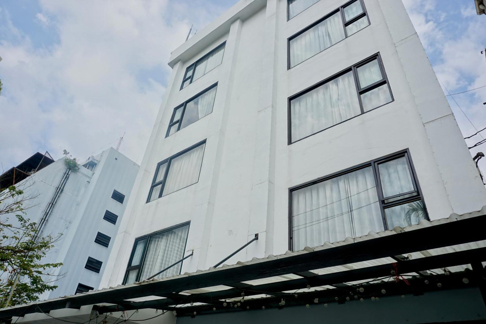 בנגקוק Hip And Funky Apartment Silom Soi 3, With Rooftop View מראה חיצוני תמונה