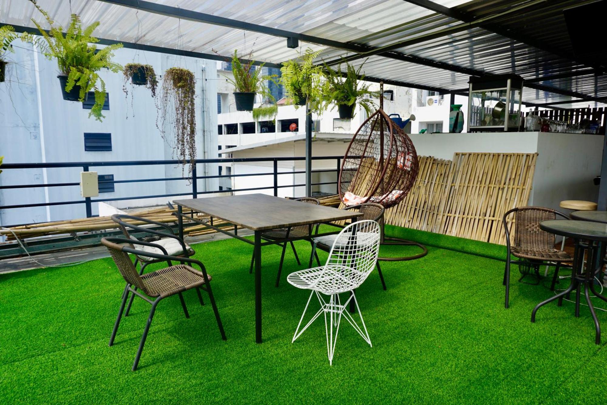 בנגקוק Hip And Funky Apartment Silom Soi 3, With Rooftop View מראה חיצוני תמונה